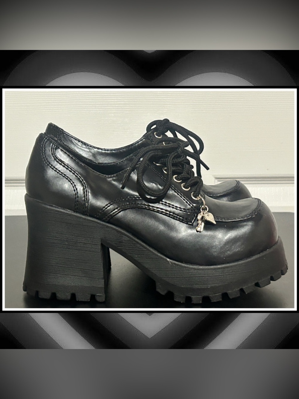 Vintage 90s y2k Chunky Platforms / Charms